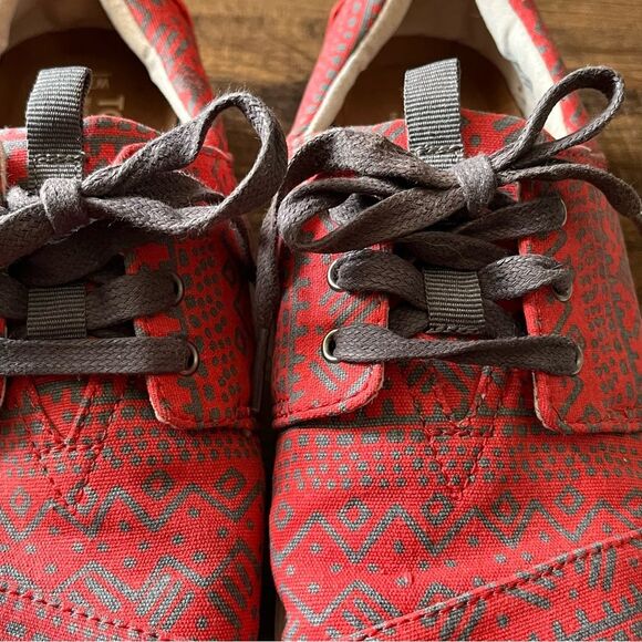 TOMS Del Rey Red and Gray Design Lace Up Sneakers Shoes Size 7.5 - Picture 4 of 10